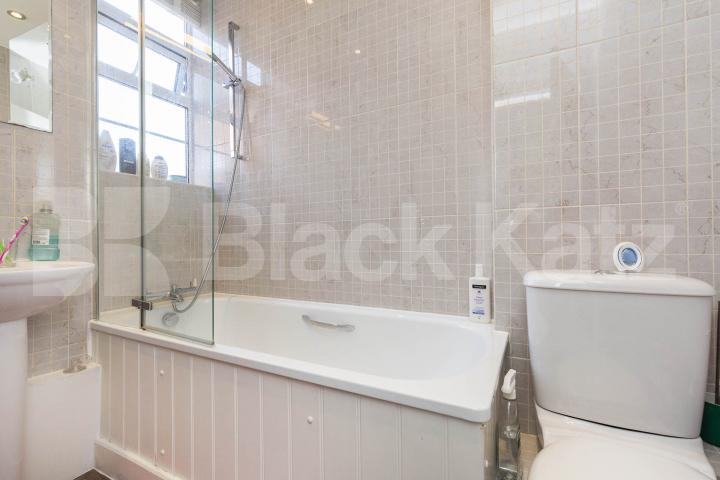 Recently refurbished 3 bedroom apartment by Regents Park & St Johns Wood Tube  Shannon Place , St Johns Wood / Regents Park